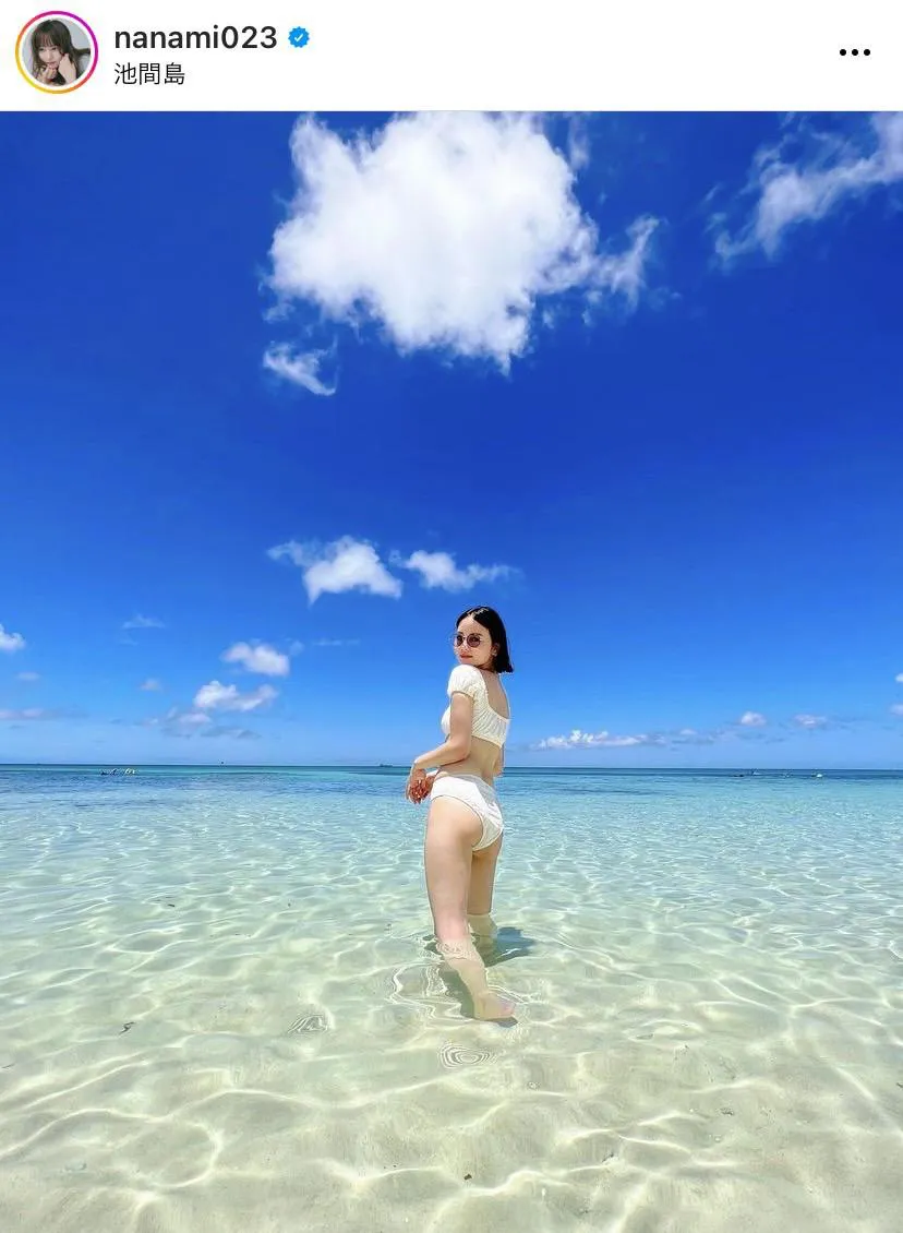 【写真】宮古島の青い海で美尻をさらけ出したNANAMIのバックショット！