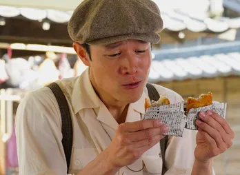 揚げたてコロッケを日本一おいしそうに食べる男＝鈴木亮平！