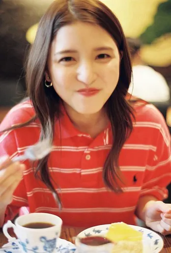 中田圭祐、川島海荷の自然なハニカミ笑顔ショットを公開「この笑顔は可愛すぎる」<私たち結婚しました 3>