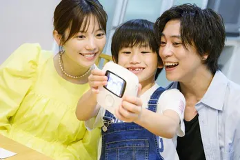 佐野岳&島崎遥香に子どもが「結婚して楽しかったことは?」の質問に佐野「楽しさが2倍」島崎「3人目が来たから3倍!」<私たち結婚しました 3>