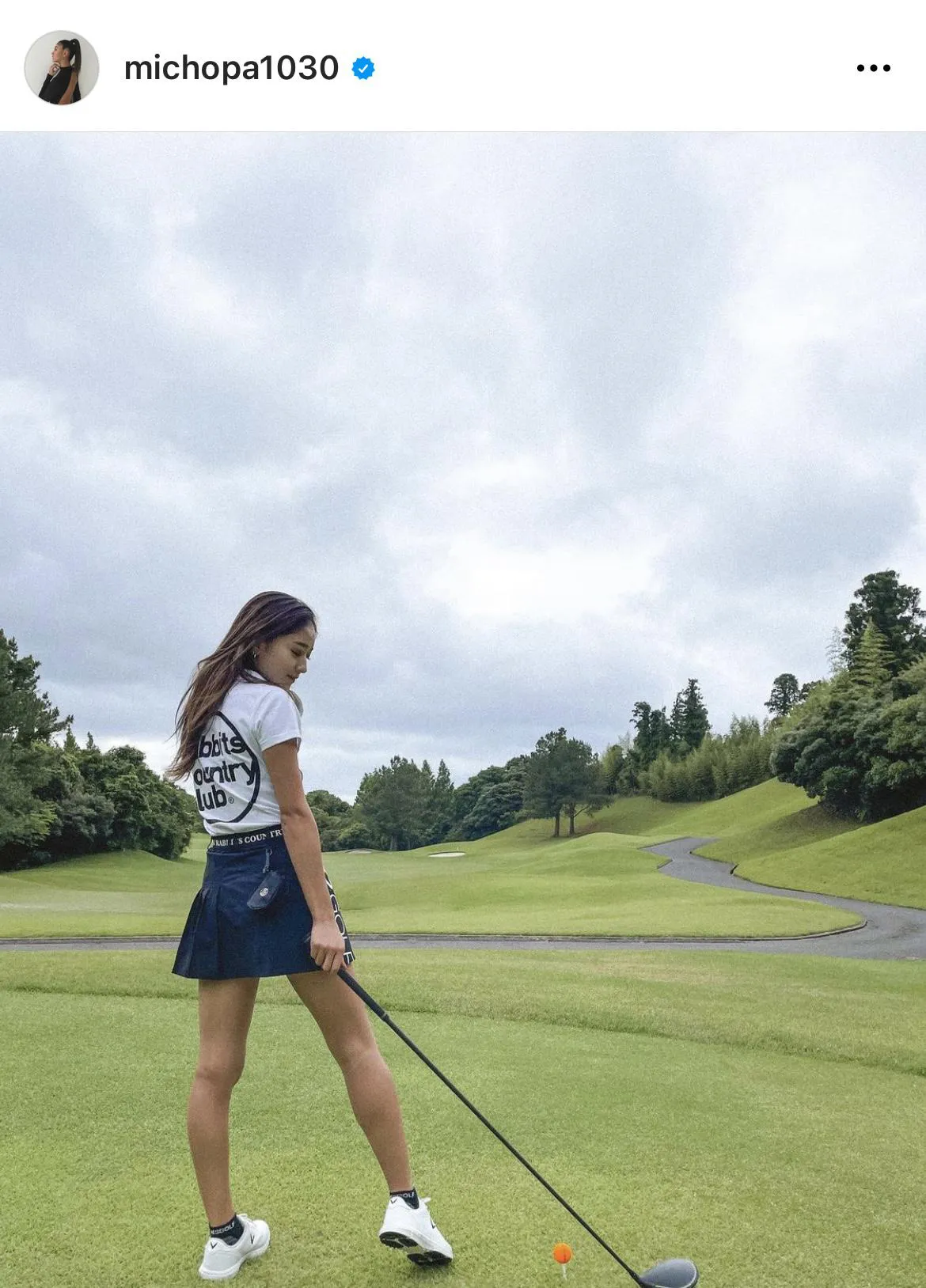 【写真】みちょぱ、“スタイル抜群”ゴルフウェア姿を公開