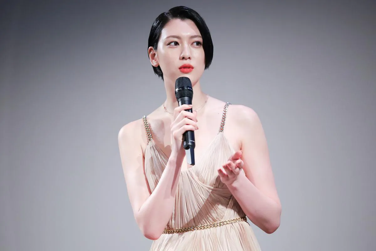 三吉彩花