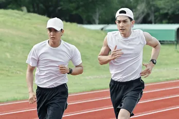 “宙”&“荒井”友情の芽生えが沁みる 町田啓太と佐藤寛太は「劇団EXILE」チームメイト<テッパチ!>