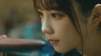 与田祐希“璃子”、早期退職を考える上司を連れて模型店へ「塗装は究極のイマジネーションですよ」＜量産型リコ＞