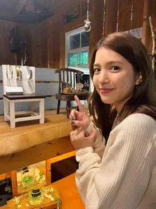 川島海荷、石割神社で撮影した中田圭祐との満面笑みな2ショットを公開「いつも癒されてます」<私たち結婚しました 3>