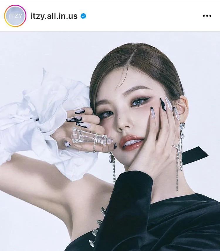 ※ITZY公式Instagram(itzy.all.in.us)より