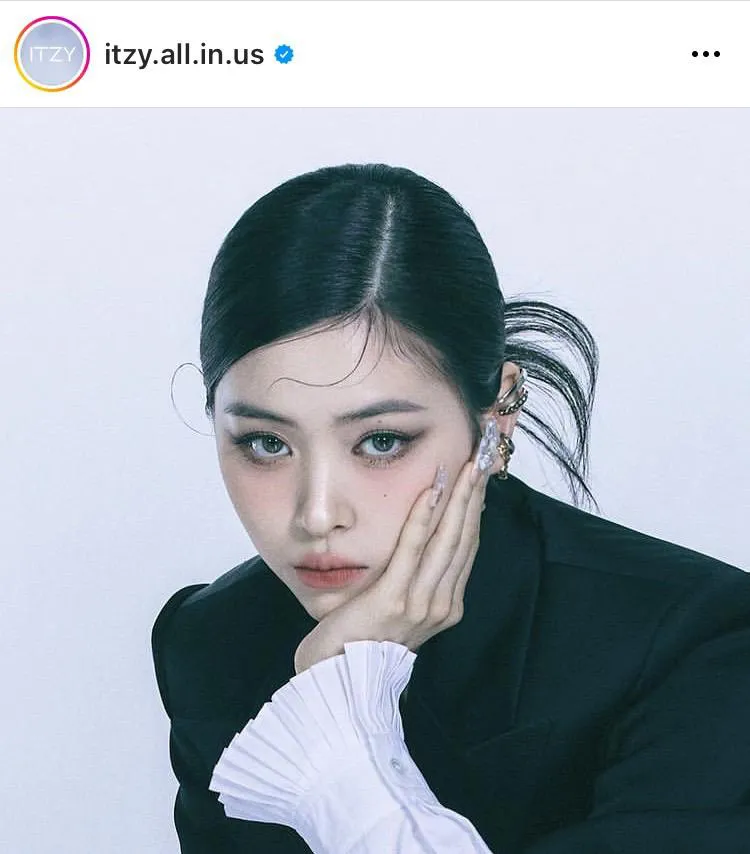 ※ITZY公式Instagram(itzy.all.in.us)より