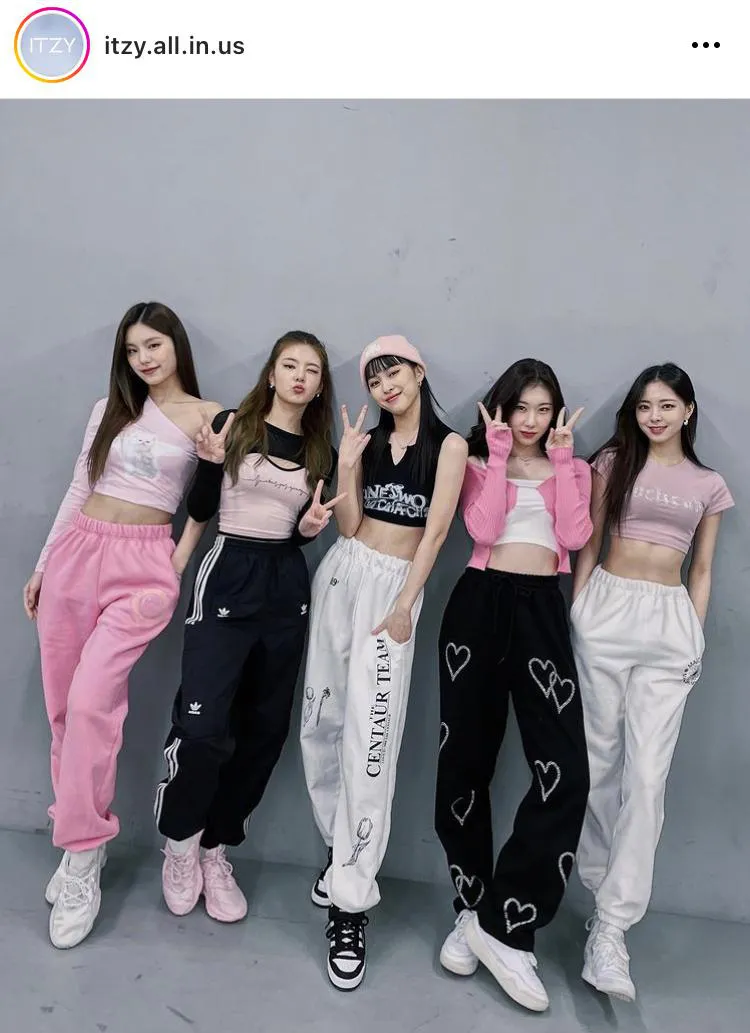 ※ITZY公式Instagram(itzy.all.in.us)より