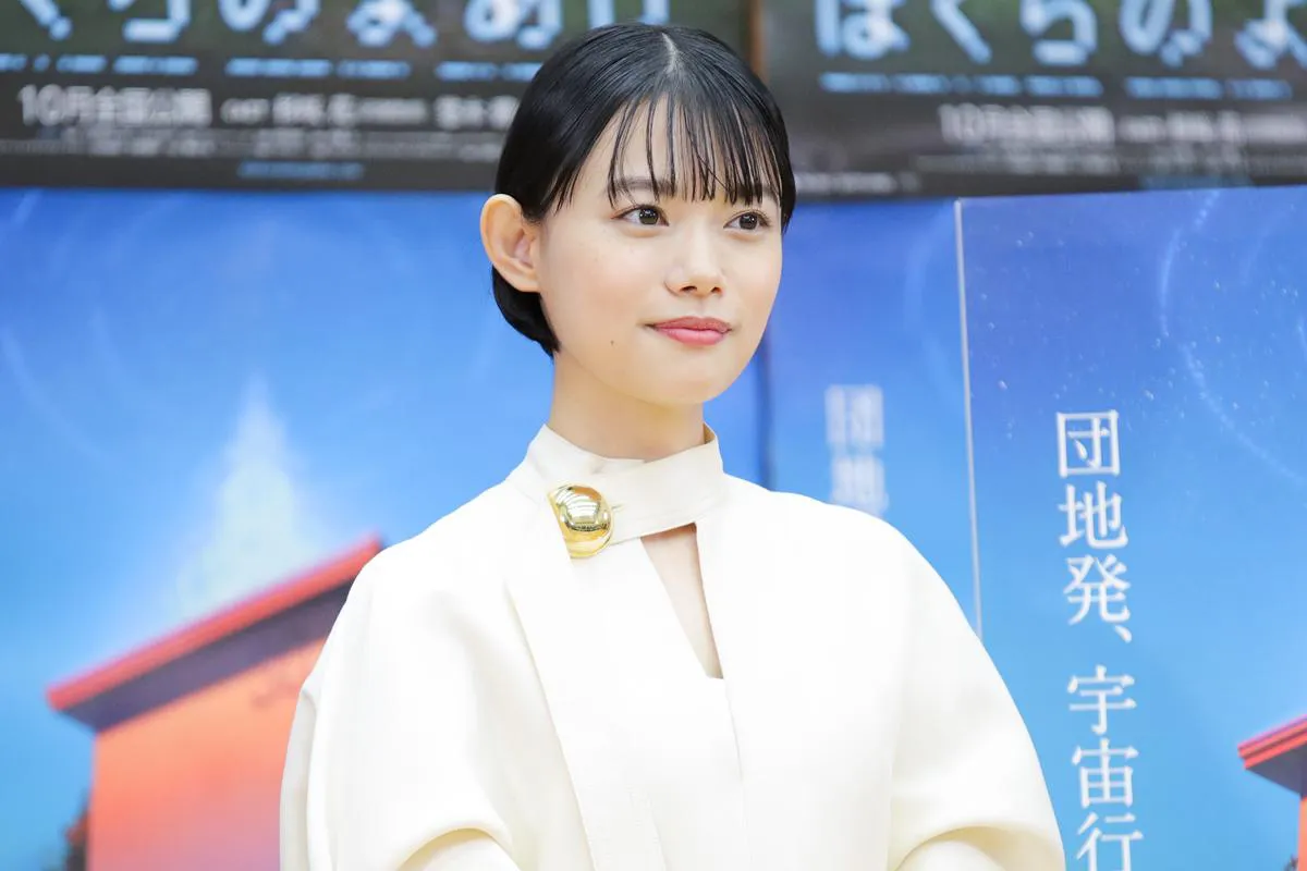 杉咲花が映画「ぼくらのよあけ」の公開アフレコイベントに登壇