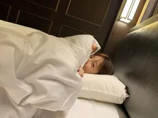 佐野岳、島崎遥香の“おねむぱるちゃん”姿を公開「癒されて寝ましょう」<私たち結婚しました 3>