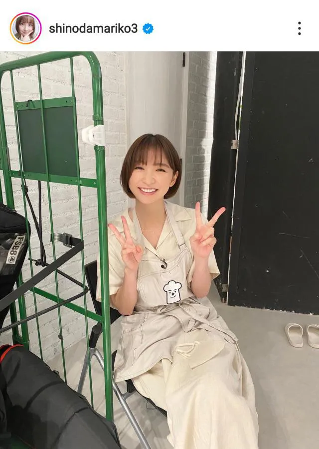 篠田麻里子、ダブルピースで素敵すぎる笑顔を披露