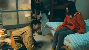 仲野太賀“諭”と伊藤沙莉“結”がまたも見せた秀逸な二人芝居での運命の恋の顛末にホロリ<拾われた男>