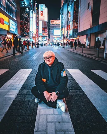 水島精二監督、エビ中・真山りかの生配信番組『真山りかのアニメ300％』にゲスト出演