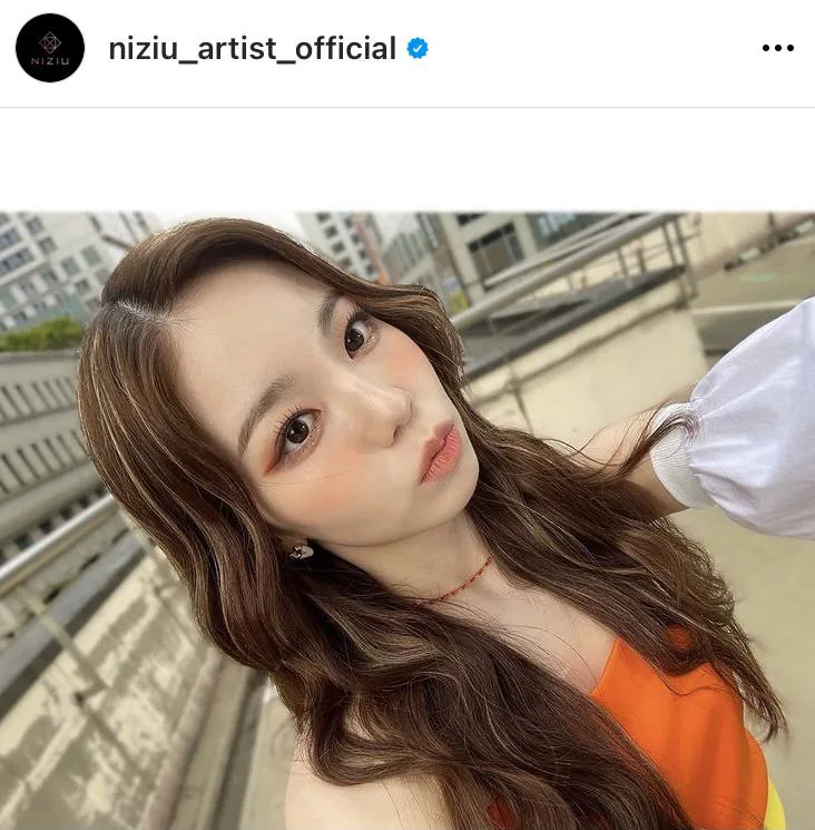 画像・写真 NiziU・アヤカ、ポニーテールの爽やか“マリンガール