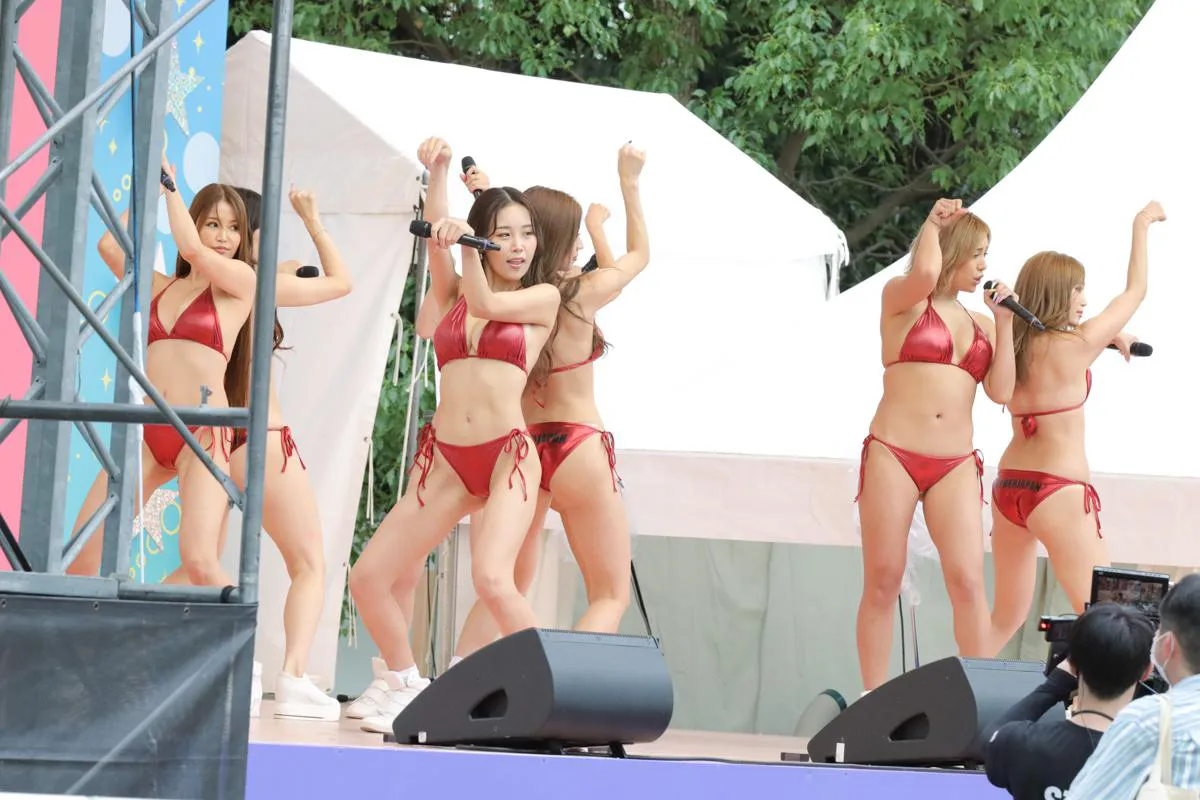 CYBERJAPAN DANCERS