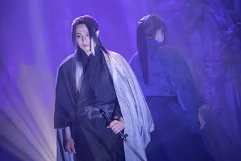 舞台「漆黒天 -始の語り-」開幕、主演の荒木宏文は一人二役を演じ切る「誠心誠意、最高の公演を」