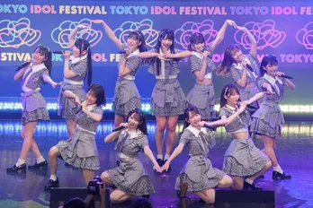 ≠ME「今年の夏はノイミーの夏に」“王道アイドル”なかわいらしいステージでファンをメロメロに＜TIF2022＞