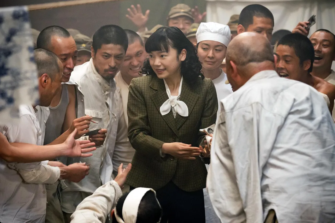 【写真】昭和初期の時代で生活を送る古川琴音