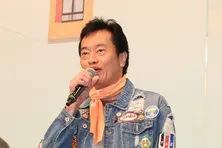 遠藤憲一、息子役・吉野北人と笑顔いっぱい2ショット「かっこいい」「素敵な親子」と反響<魔法のリノベ>