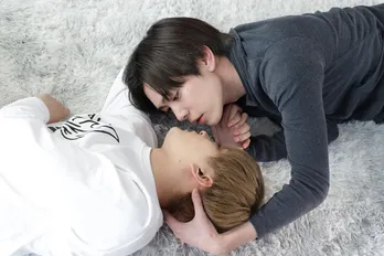 ついに結ばれた内藤秀一郎"柳瀬"と瀬戸利樹"金田"「愛おしさが限界突破」拍手喝采の最終話＜先輩、断じて恋では！＞