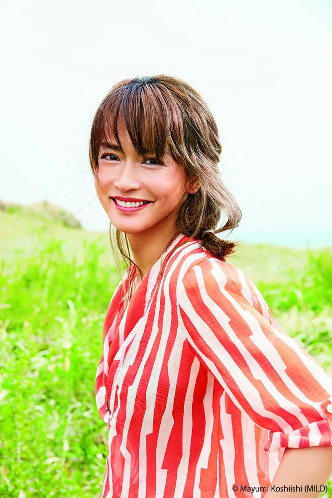 大人向け美容誌「＆ROSY」で初めての表紙を飾った長谷川京子