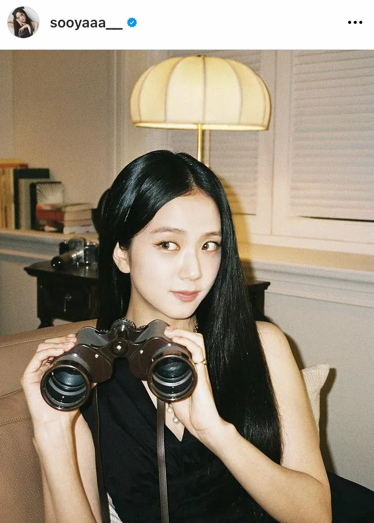 ※JISOOオフィシャルInstagram(sooyaaa__)より