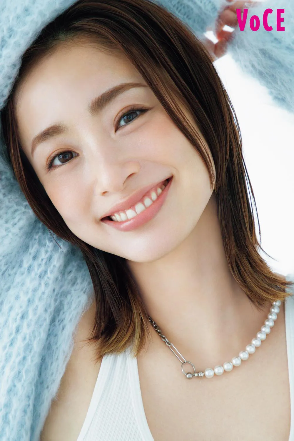 画像・写真 戸田恵梨香、大人の余裕あふれる美しさで魅了 美肌輝かせ笑顔で表紙飾る(4/9) | WEBザテレビジョン