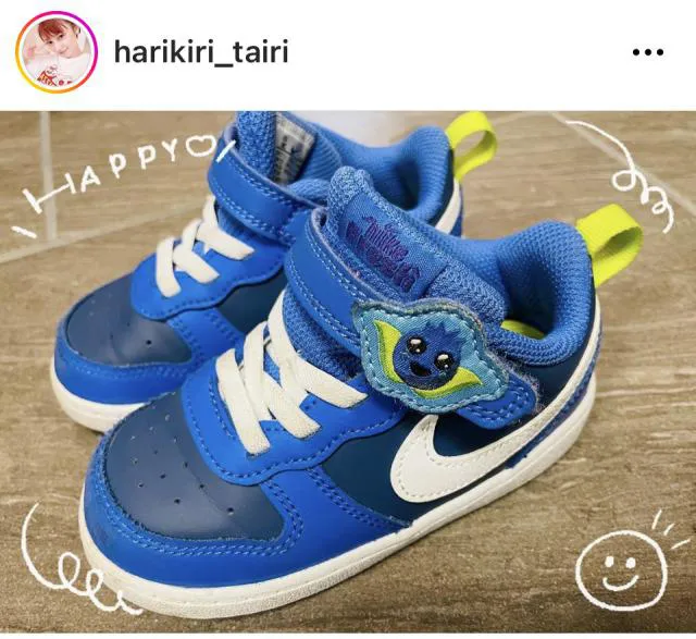 平愛梨の３歳息子の「青の靴？ぶどうの青」の靴