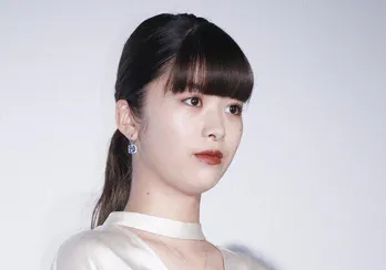 馬場ふみか、美脚際立つおちゃめなポーズに「スタイル良すぎ」「拝めて感激です…!」の声