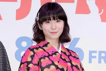 松岡茉優、艶やか“浴衣姿”で登壇「夏休みって聞くと“宿題”」