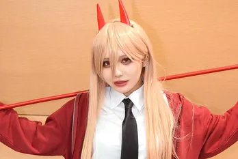 コスプレイヤー・mona、こだわりの『チェンソーマン』コスプレ姿「後ろの毛を切って前髪に付け足した」