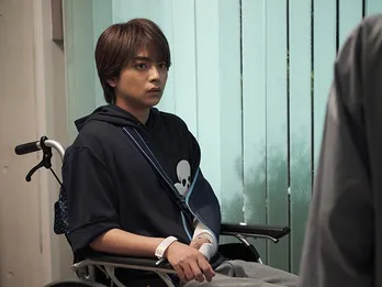 佐藤勝利“翔太朗”、池田鉄洋“工藤”と共同戦線を張る「守ってやれ、お前は彼女のことを」＜赤いナースコール＞