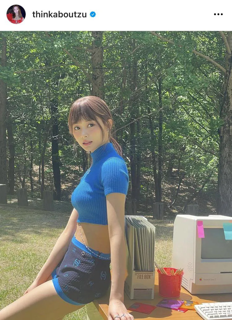 画像・写真 TWICE・ツウィ、愛らしい前髪とあどけない表情の“美少女