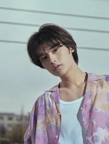 藤原大祐、魚眼レンズ越しに黒縁メガネでウインク 比嘉愛未は“ガーン”に「なんだか嬉しっ」<純愛ディソナンス>