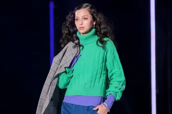 中条あやみがクールなウオーキングで観客を魅了＜TGC＞