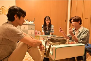 長尾謙杜、圧巻の“困り顔”披露　八の字眉で“パパ感”表現＜パパとムスメの7日間＞