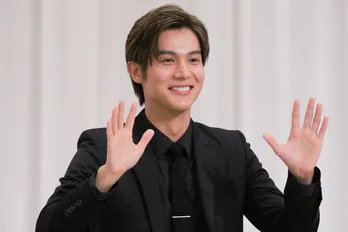 中川大志、初舞台で初座長の大役に「久々に震えるくらい緊張しています」