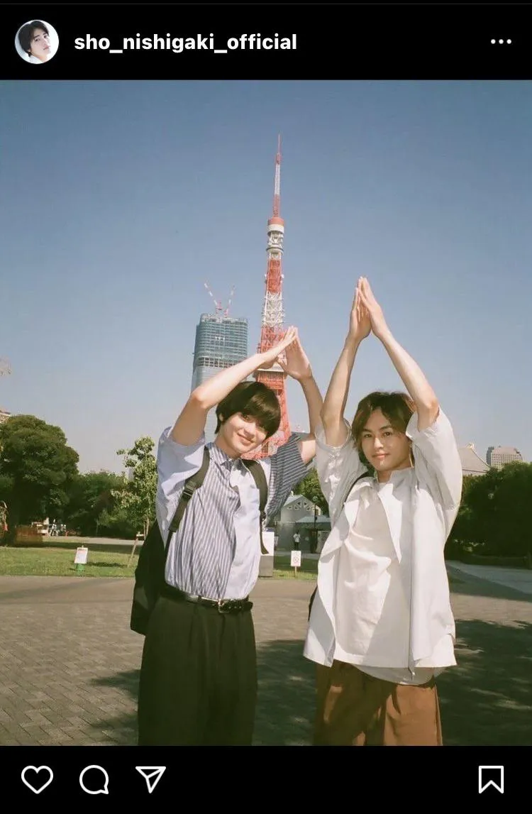 【写真】西垣匠&草川拓弥、腕をニョキッと伸ばして、仲良く東京タワーポーズ