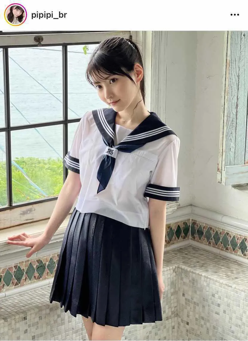 透明感がすごい…！小鳥遊るいの“濡れ制服”ショット