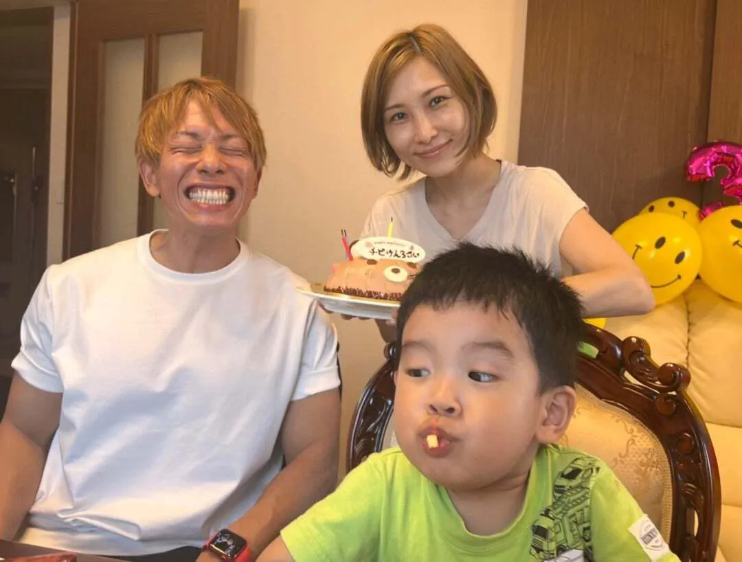 【写真】幸せそうな笑顔を浮かべるはあちゅう＆しみけん　この姿に「偽りはない」