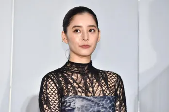 新木優子、“六本木クラス”撮影裏オフショ大放出「最強のチーム」「楽しい現場なのがわかる」とファン歓喜