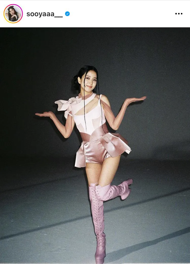 画像・写真 BLACKPINK・ジス、洗練された大人のブラックドレス姿に