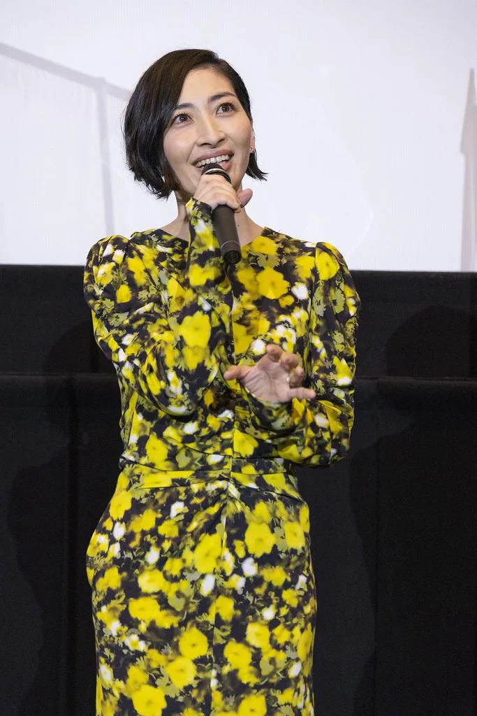 坂本真綾が「四畳半タイムマシンブルース」の公開記念舞台あいさつに登壇した