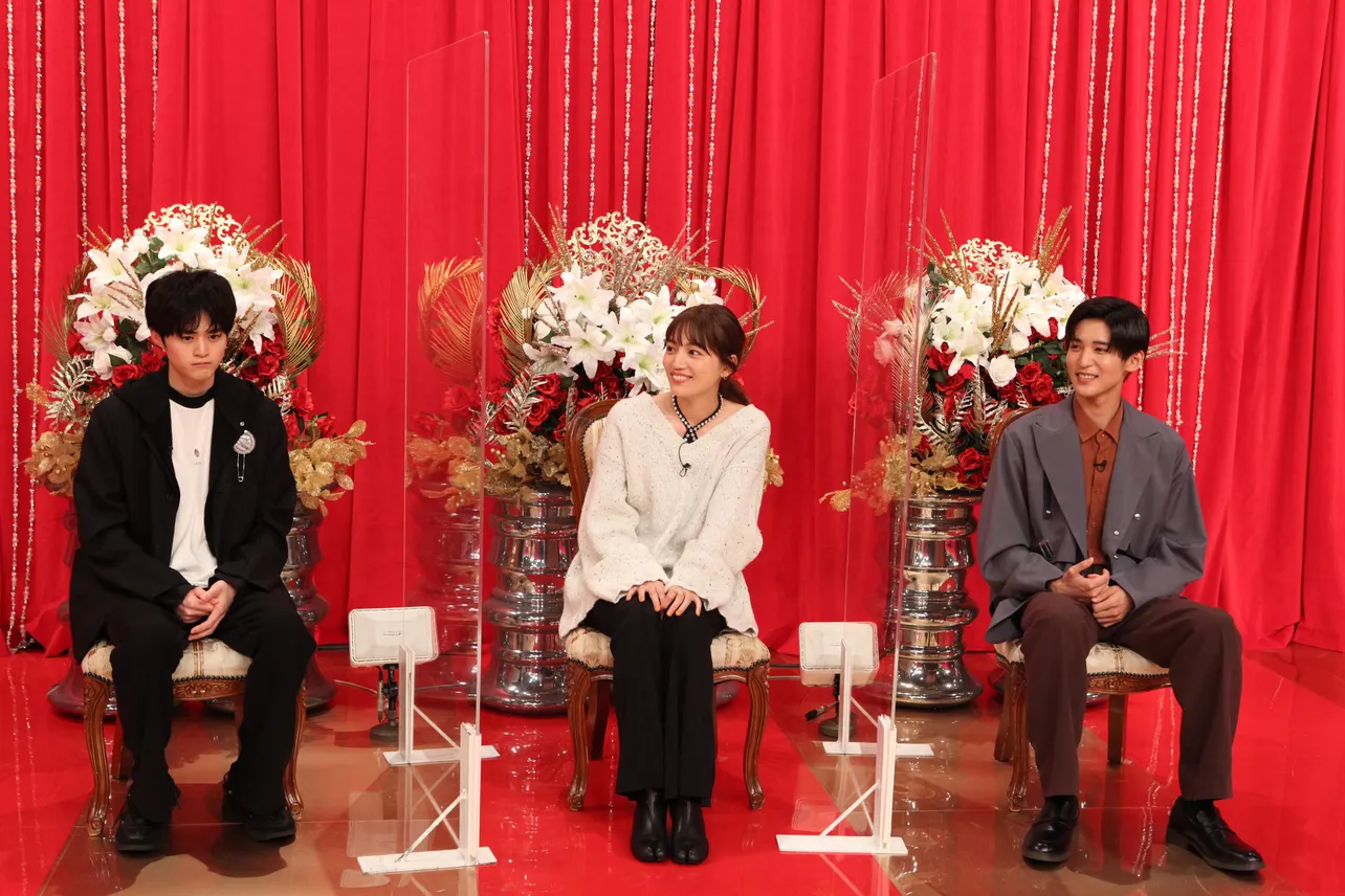 「silent」に出演する鈴鹿央士、川口春奈、目黒蓮(写真左から)