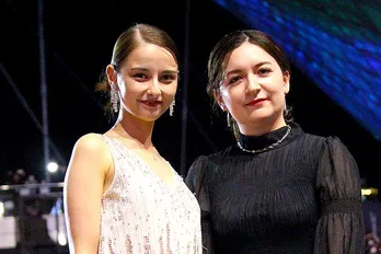 嵐莉菜、韓国・釜山で初レッドカーペット「忘れられない最高の時間に」