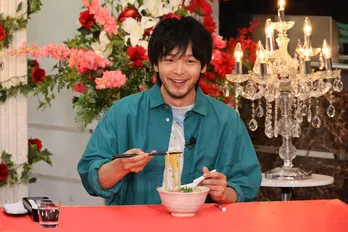 中村倫也、芸人たちが作るうどん料理をランク付け 高評価の山内健司は下克上なるか<華大さんと千鳥くん>