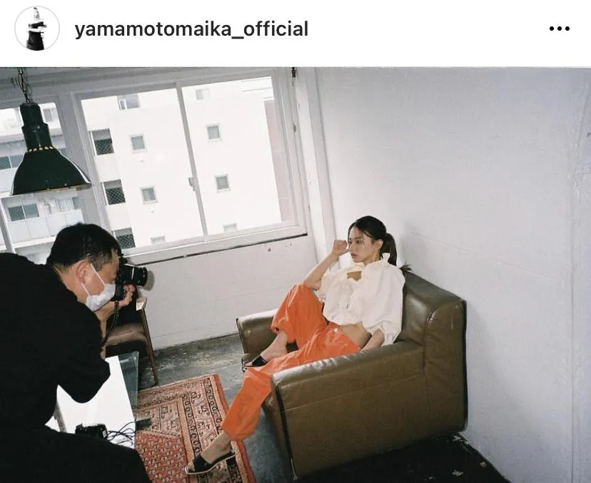 ※山本舞香公式Instagram(yamamotomaika_official)より