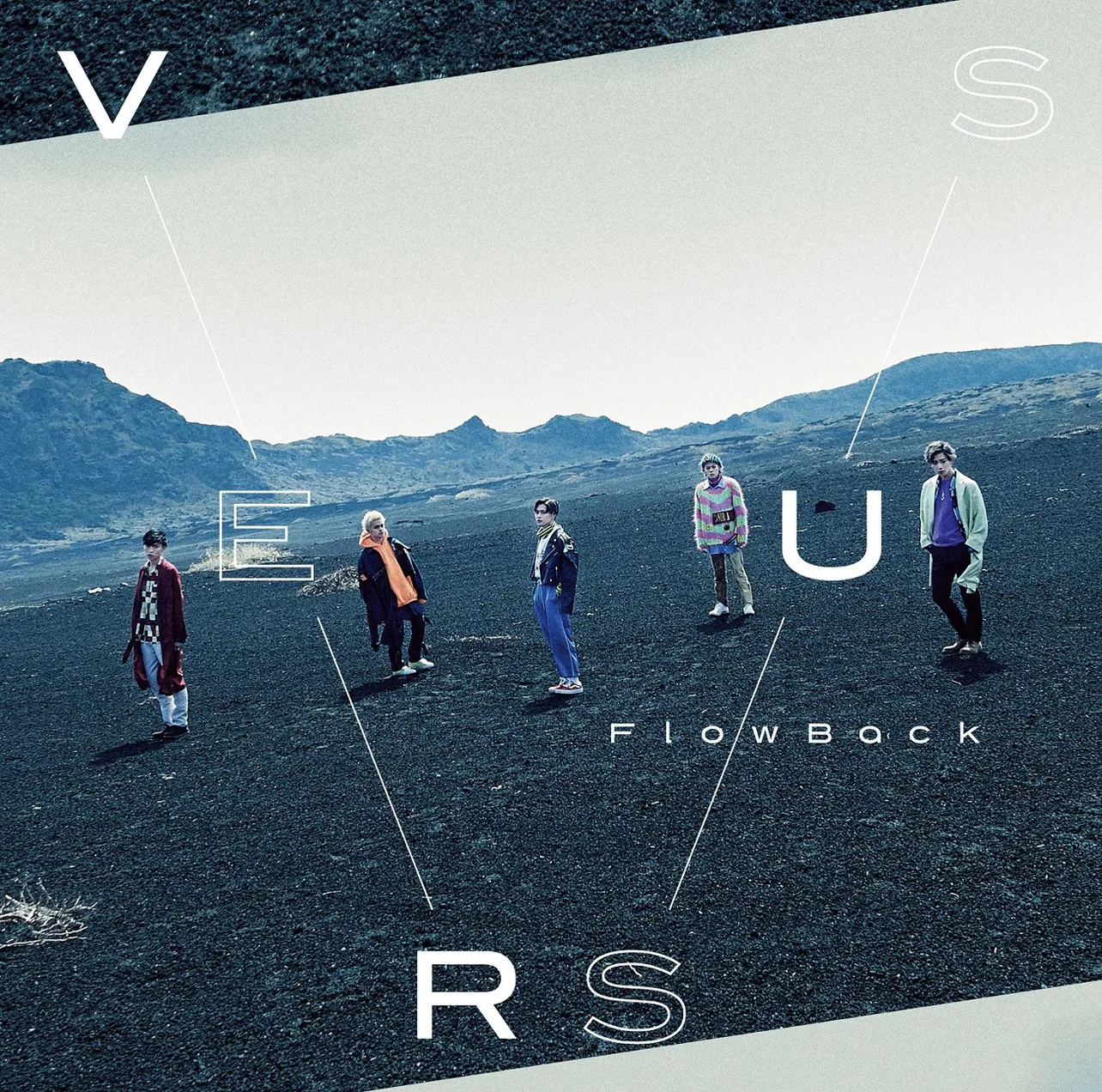 5月31日リリースのアルバム『VERSUS』初回盤Bのジャケット写真