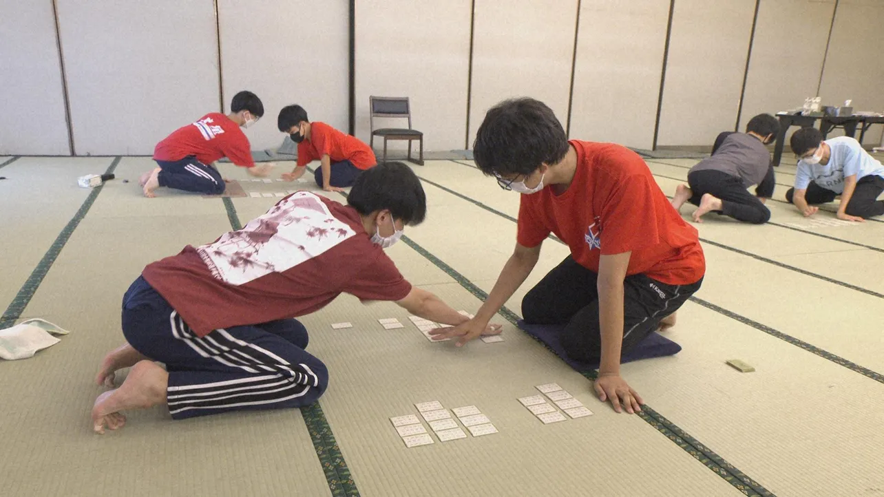 暁星中学・高等学校競技かるた部の合宿に密着