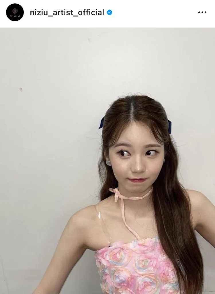 画像・写真 NiziU・アヤカ、モデル級の“レベチスタイル”…ミニスカ全身